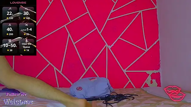 dylan apol0 online show from December 16, 5:00 am