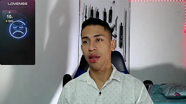 dylan apol0 online show from September 28, 3:02 am