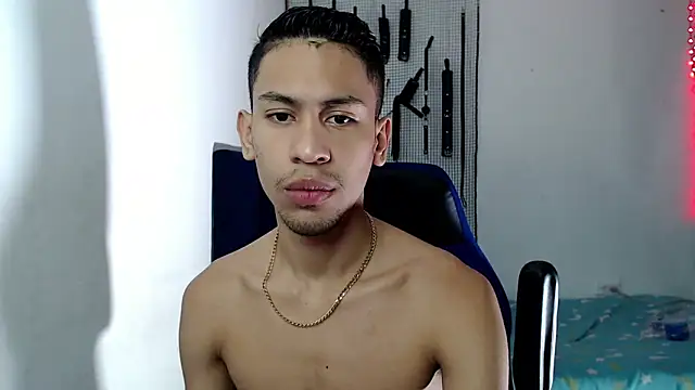 dylan apol0 online show from October 17, 5:11 am