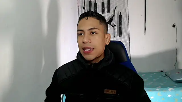 dylan apol0 online show from September 27, 4:40 am