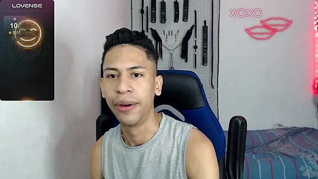 dylan apol0 online show from October 22, 11:42 am