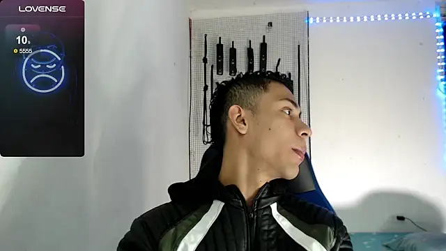 dylan apol0 online show from October 2, 5:33 am