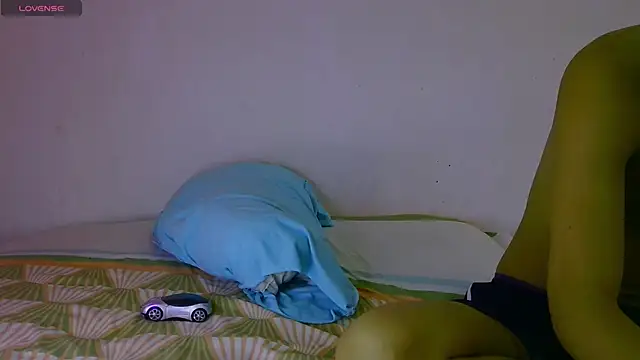 dylan apol0 online show from February 8, 3:59 am