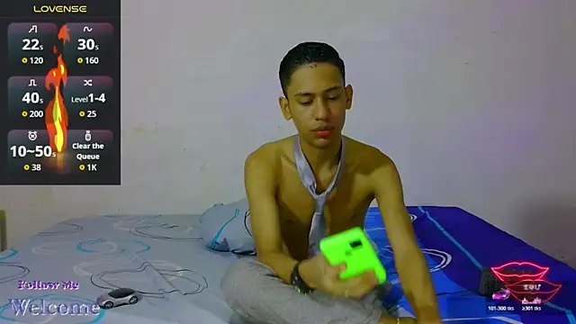 dylan apol0 online show from April 21, 2:14 am