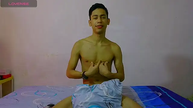 dylan apol0 online show from April 8, 12:12 am