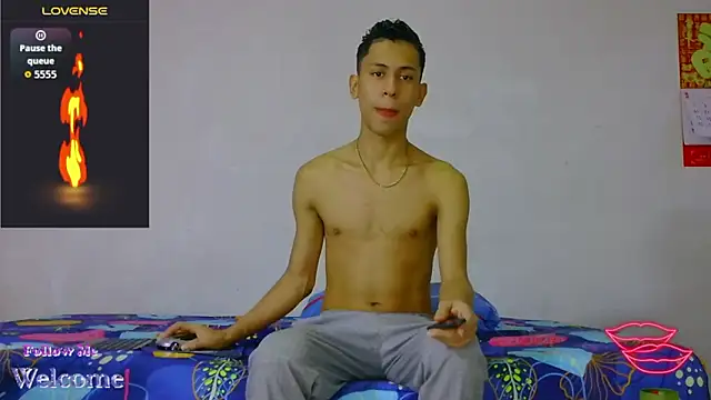 dylan apol0 online show from March 23, 3:17 am