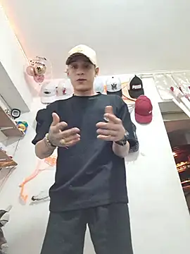 Ethanho0t online show from October 31, 6:43 am