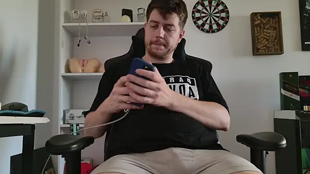 aaron nvk online show from February 4, 9:21 pm