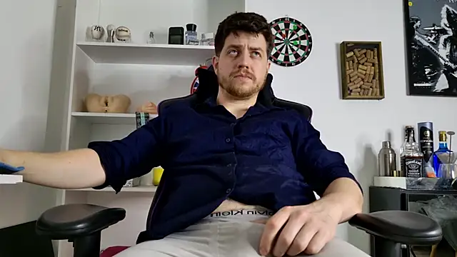 aaron nvk online show from November 4, 8:45 pm