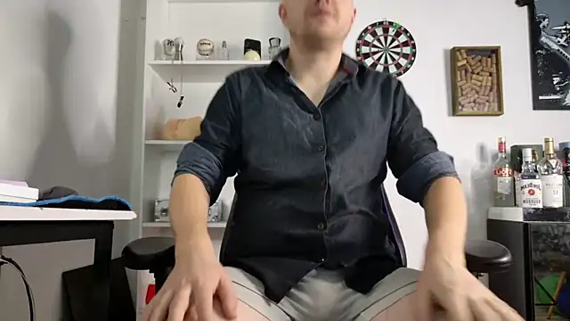 aaron nvk online show from April 8, 5:09 am