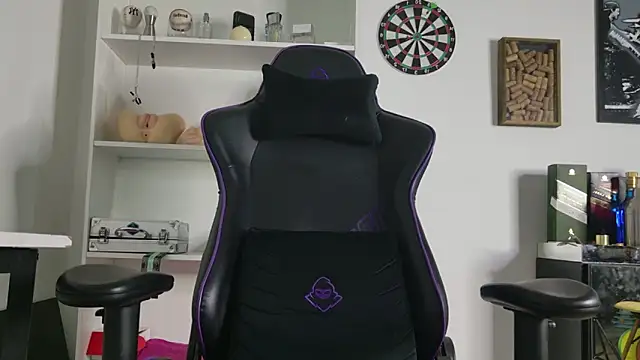 aaron nvk online show from March 4, 9:11 pm