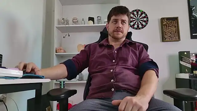 aaron nvk online show from February 8, 8:17 pm