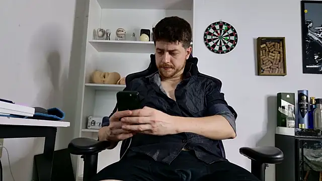 aaron nvk online show from December 5, 9:23 pm