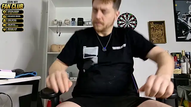 Snapshot of aaron_nvk chatting on July 10, 10:10 pm aaron nvk online show from July 10, 10:10 pm