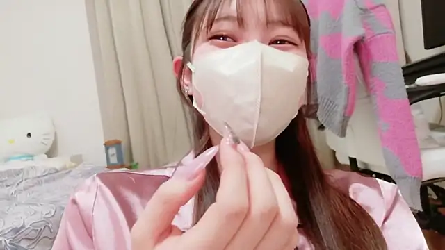 MOEMOE-Q online show from May 31, 5:40 pm