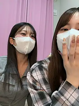 MOEMOE-Q online show from May 10, 4:42 pm