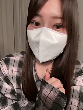 MOEMOE-Q online show from May 2, 3:28 pm