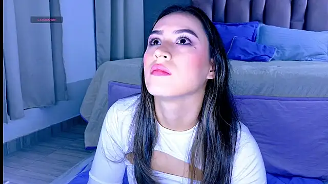 InnoocentLunaa online show from January 13, 5:55 am