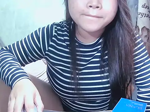 Lily3322 online show from February 10, 1:04 am