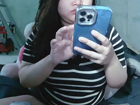 Lily3322 online show from March 29, 12:18 pm