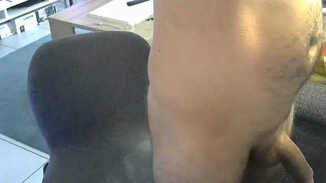 Snapshot of goncas23 chatting on July 9, 5:52 am goncas23 online show from July 9, 5:52 am