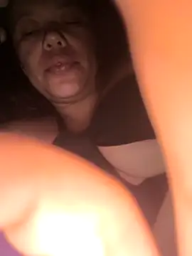 Snapshot of jojo_surfistinha89 chatting on November 1, 4:30 am jojo surfistinha89 online show from November 1, 4:30 am