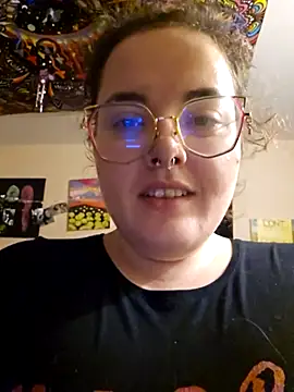 nuttiebuddy1 online show from November 5, 12:14 am