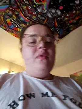 Snapshot of nuttiebuddy1 chatting on October 2, 3:48 pm nuttiebuddy1 online show from October 2, 3:48 pm