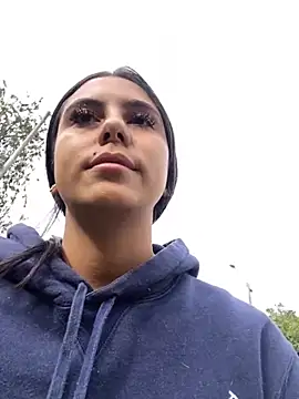 Sarahcutexoxox online show from September 24, 9:10 pm