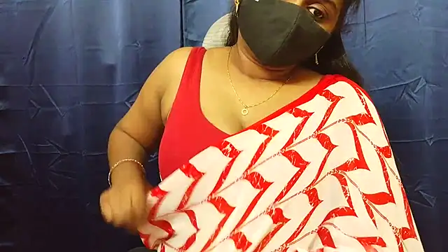Snapshot of Pavani-Sexy chatting on July 7, 1:36 pm Pavani-Sexy online show from July 7, 1:36 pm