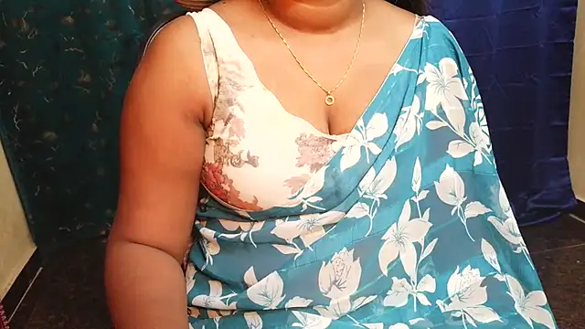 Snapshot of Pavani-Sexy chatting on June 20, 6:40 am Pavani-Sexy online show from June 20, 6:40 am