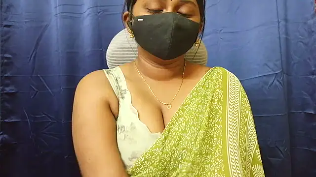 Snapshot of Pavani-Sexy chatting on July 9, 5:34 pm Pavani-Sexy online show from July 9, 5:34 pm