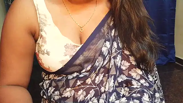 Snapshot of Pavani-Sexy chatting on June 27, 4:07 am Pavani-Sexy online show from June 27, 4:07 am