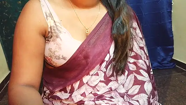 Snapshot of Pavani-Sexy chatting on June 23, 1:53 pm Pavani-Sexy online show from June 23, 1:53 pm