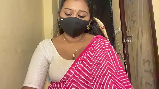 Snapshot of Pavani-Sexy chatting on February 21, 4:53 pm Pavani-Sexy online show from February 21, 4:53 pm