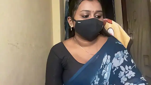 Snapshot of Pavani-Sexy chatting on February 28, 7:02 pm Pavani-Sexy online show from February 28, 7:02 pm