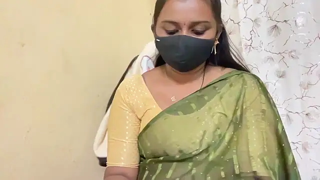 Pavani-Sexy online show from April 4, 5:30 pm