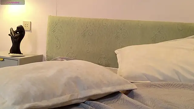 MilkMeSoftly online show from January 19, 8:18 am