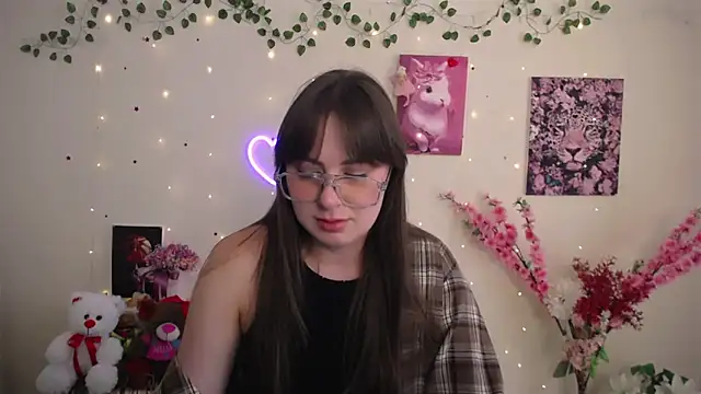 Amanda Bright  online show from May 18, 10:53 am