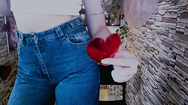 Amanda Bright  online show from October 3, 6:37 am