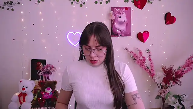 Amanda Bright  online show from March 31, 11:01 am