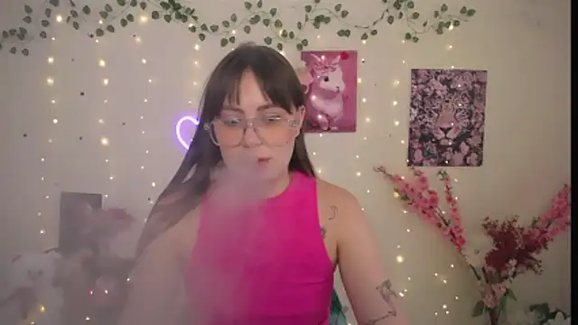 Snapshot of Amanda_Bright_ chatting on June 20, 7:46 am Amanda Bright online show from June 20, 7:46 am