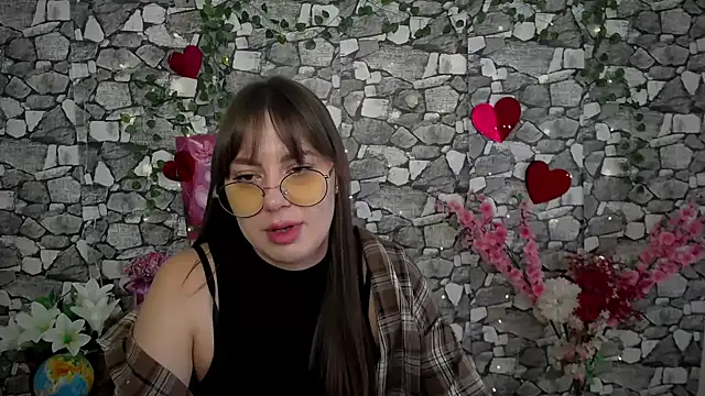 Amanda Bright  online show from November 25, 10:15 am