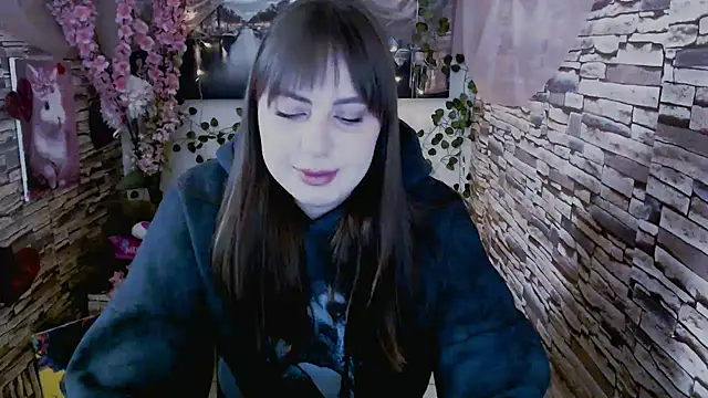 Amanda Bright  online show from October 1, 6:40 am