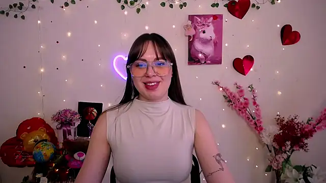 Amanda Bright  online show from March 20, 11:00 am