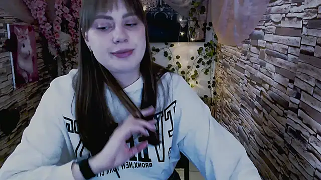 Amanda Bright  online show from October 5, 8:38 am