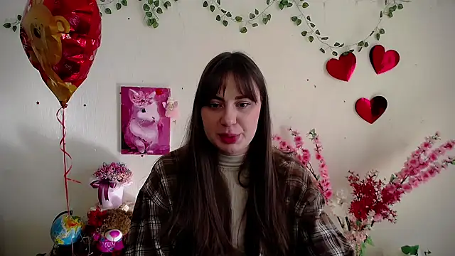 Amanda Bright  online show from February 22, 9:00 am