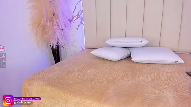 Elody rousse online show from September 26, 12:12 pm