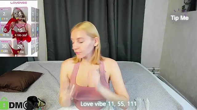 Snapshot of Anna_Chelsea chatting on October 5, 11:39 pm Anna Chelsea online show from October 5, 11:39 pm