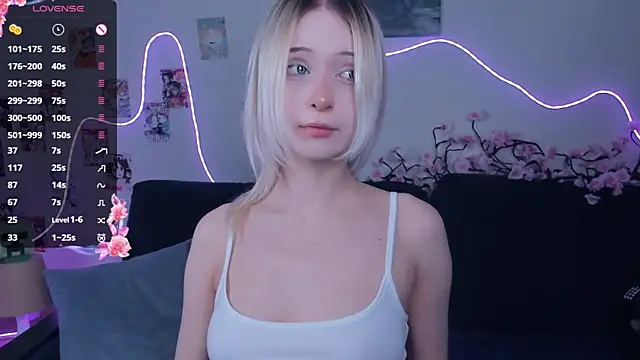 Megan--chan online show from April 2, 5:08 pm